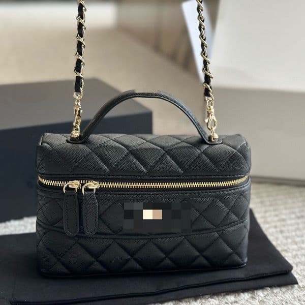2026 New Chic Trendy Women s Handbag New Diamond Pattern Chain Bag Designer High end Shoulder Crossbody Bag Holiday Bag