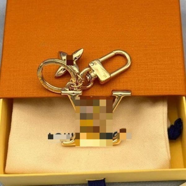Elegant Clovers with Engraved Golden Script: Customizable Bag Accessories