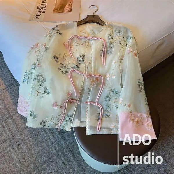 Outerwears Women Jacket Chinese Style National Wind Embroidery Jacquard Buckle Sunscreen Cardigan Female Summer Thin Coat 260415