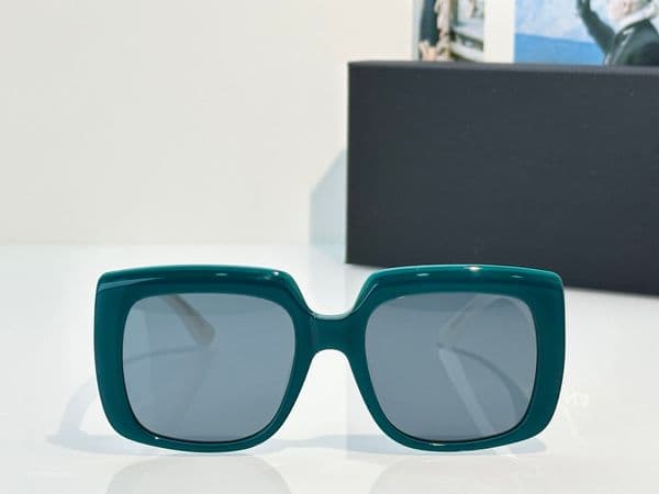Luxury Designers Womens Sunglasses For Women Men Sun Glasses Mens Designer 4414 Fashion Style Protects Eyes Random Box