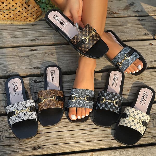 Women's Slippers Trend Brand Designs Shoes New Fashion Summer Flats Sandals Luxury Outdoor Beach Slippers Female Slides Women