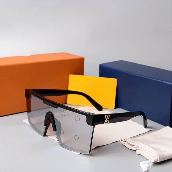 Designer Sunglasses Popular Eyeglasses Women Men Vintage Elegant Glasses Luxury Eyeglass Exquisite Street Seaside Beach Goggles Sun Protection Sunglasses