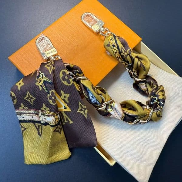 Designer Cherry Portable Silk Scarf Chain 20styles Designer Key Chain Bag Charm Luxury Purse Charm Silk Cherry Charm Keychains Luxury Bag Chain Accessories Gift