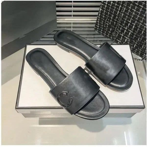 Metallic Slide Summer Flat Sandals Luxury Woman Sandal Designer flip flops for women High quality Stylish Slipper Fashio