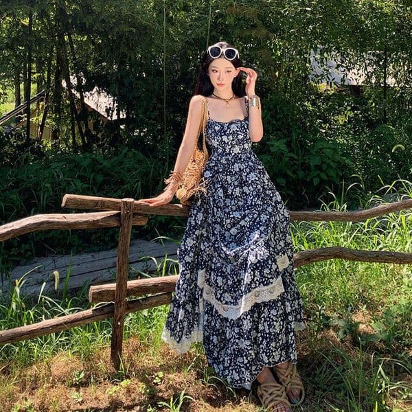 2026 Designer's New Women's Blue Printed Tank Top Skirt Elegant and Gentle Design Unique
