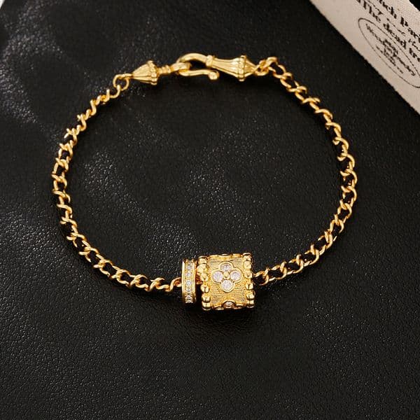 Retro Black Leather Woven Small Waist Fashionable Exquisite High-End Bracelet Designer Versatile Flower Bracelet