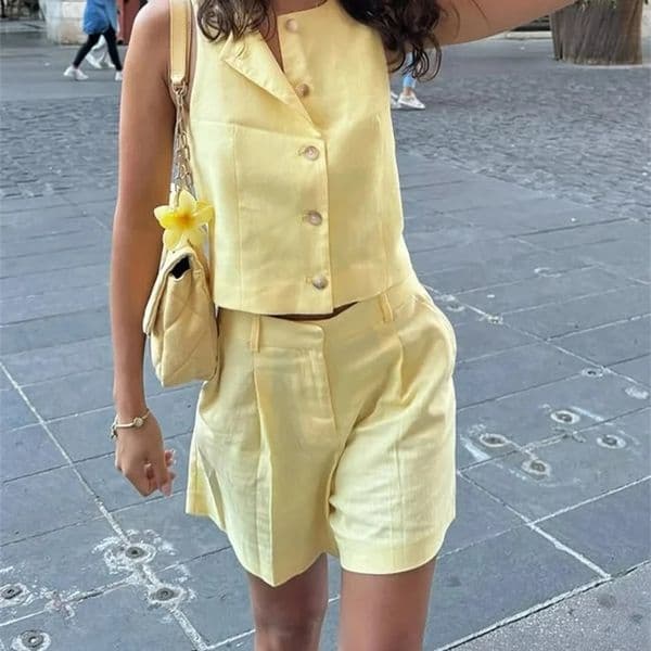 KONDALA Casual Chic Butter Yellow Women Suit Solid O-Neck Button Sleeveless Top Zipper Straight Shorts Fashion Summer Sets 251204BJ