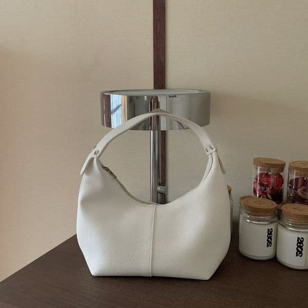 New Soft Hot-selling Women's Versatile Handbag Shoulder Korean Style Simple Dumpling Underarm Bag