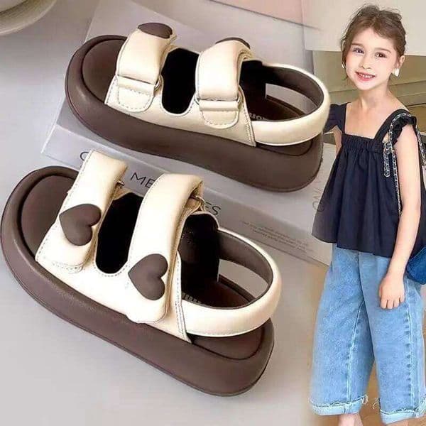 2026 Girls Summer Kids Fashion Heart-shape Princess Sandals Party Dress Shoes Children Soft Sole Beach Platform Flats 26Y0418