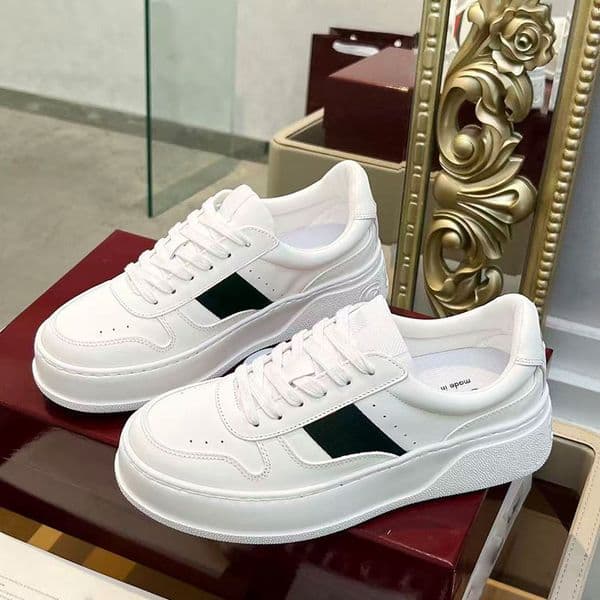 Couple Chunky Sneaker Designer Running Shoes 8483 Man Woman Flat Casual Shoes Retro Luxury Brand Double Layered Combination Outsole Sizes 35 46