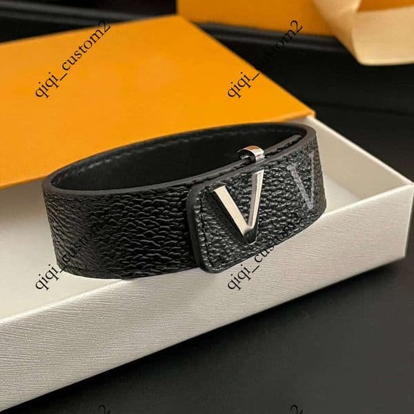 Slim Bracelet Designer Bangle Sier Stainless Steel leather L slim bracelet Simple Cross Pattern Buckle Love Jewelry
