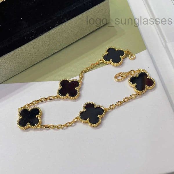 Classic Women Four-Leaf Clover Designer Brand 18K Gold Luxury Diamond Bracelet Valentines Day and Birthday Gift