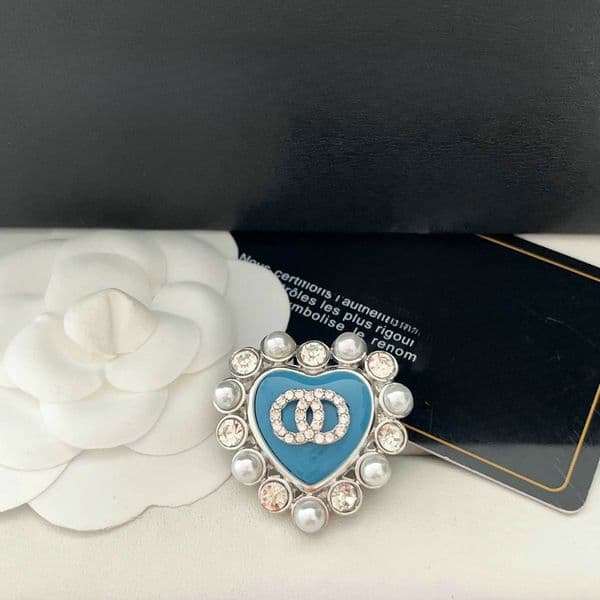 20 Style Brand Designer Brooch Classic Fashion Women Heart Brooches Suit Pin Fashion Womens Wedding Party Jewelry Accessories