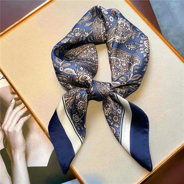 Fashion Print Square Scarf Womens Imitation Silk Scarf Casual Versatile Decoration Small Neck Scarf 70CMx70CM L260420