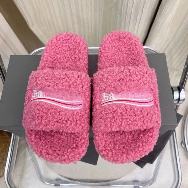 Furry Slides Men Designer Slides Fur Slides Pink Sandals Deluxe Fur Slides Furry Slippers Designer Mules Fall Winter Homewear Luxury Comfortable Fuzzy Fluffy 35-45
