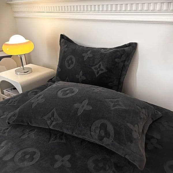 Luxury Embossed Coral Fleece Pillowcase 48x74cm Winter Warm Thick Soft Milk Velvet Floral Carved Flannel Shaggy Bedding Pillowcase