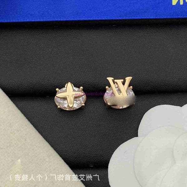 designer earrings lousi lvness Louise lvs earring V-shaped earrings for women luxury fashion elegant four-pointed star zircon earrings earrings hoop