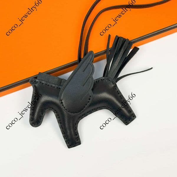A10 Leather mini pony pendant hand-sewn sheepskin keychain various bag hangers with boxes no box