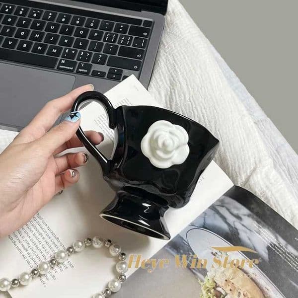 1Pc 350Ml High-End Camellia Mug Exquisite Niche Design Ceramic Mug Afternoon Tea Camellia Ceramic Cup Mug Coffee Cup Gift T260420