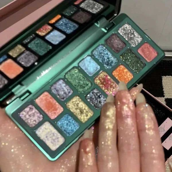 16 Colors Full Flash Pearl High Pigment Eyeshadow PaletteGreen Multicolor EyeshadowCreate A High Cold Deep Look Carnival C260420