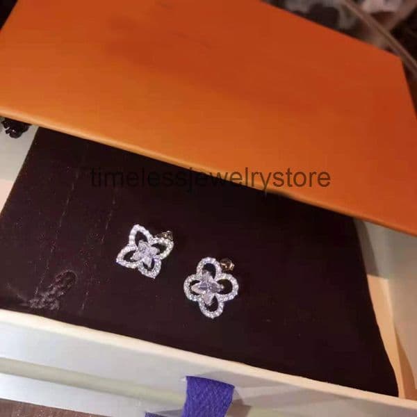 Designer Earrings lvs lvness lousi louise Four-leaf clover earrings with micro-inlaid high-carbon diamonds and hollow square flower design F9KK