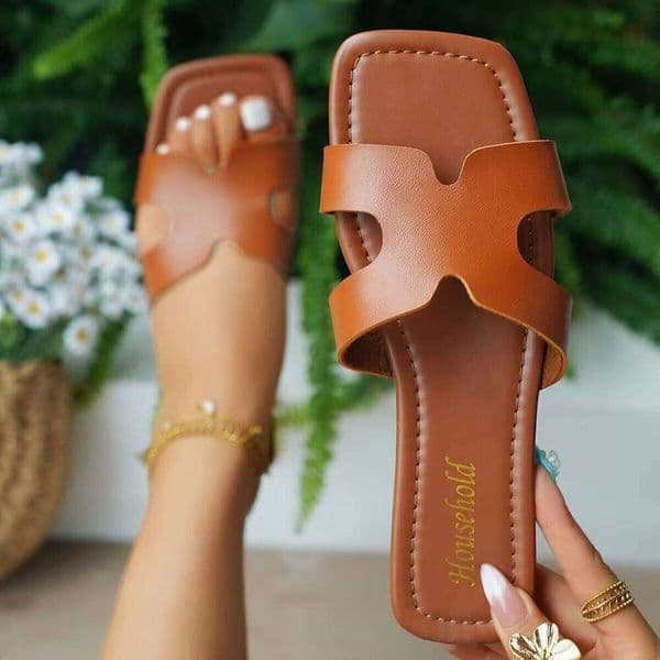 French Style Outdoor Cool For Women In The Summer Of 2025, New One-Piece Slippers