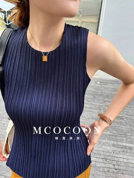 YUDX Miyake Pleated Female Round Neck Tank Top Japanese Temperament Stretch Design Tops Summer Casual Versatile T-Shirt dongdumaoyi