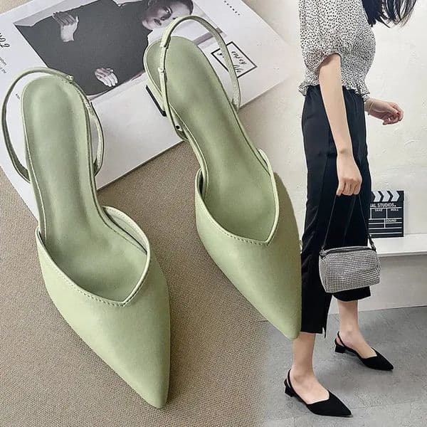 Summer Pointed Head Back Trip Mid-heel Sandals for Women Baotou Fashion Shoes Thick Heel Sandals 260421