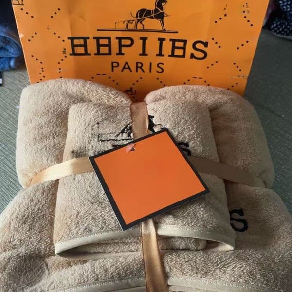 designer brand letter fashion thick soft comfortable men and women washing set gift Bath 140*70cm towel 75*35 cm