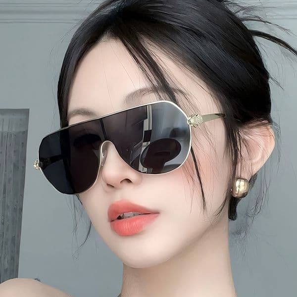 Metal large-frame aviator for summer sun protection, outdoor use, trendy sunglasses