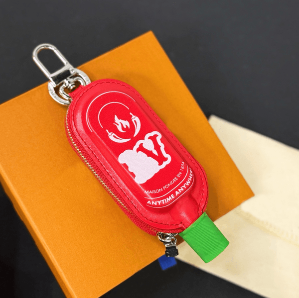 Newest Sauce Bag Charm Genuine Leather Mini SPICY bag Monogram Keychains Wallet headset Keyring Designer Cute Chilli Paste Coin Purse Couple Gift