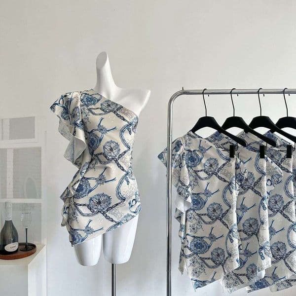 Old Money Style Printed Satin Off-Shoulder Blouse For Women, New Summer Collection, Cool And Elegant Asymmetrical One-Shoulder Top