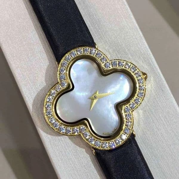 Vanlys Cleeflys watch Four Leaf Designer Luxury Fashion Women Vintage Watch Lucky Mother-Of-Pearl Small Dial Fashion Quartz Silk Leather Strap clover watches ccb