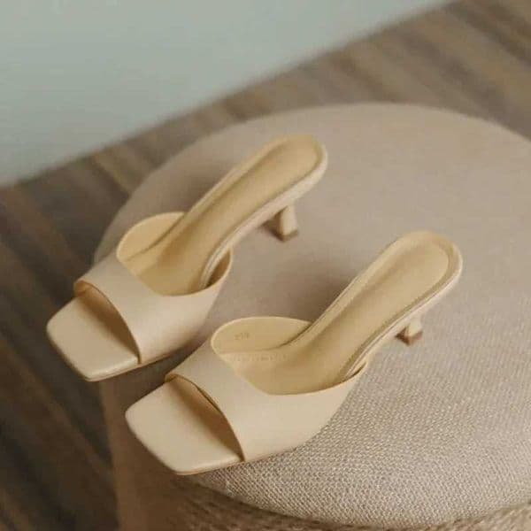 Genuine Leather French Slim Heel Slippers for Womens Summer New Fashionable Sandals Women Sweet Round Toe Slipper Ladies Shoes J260421