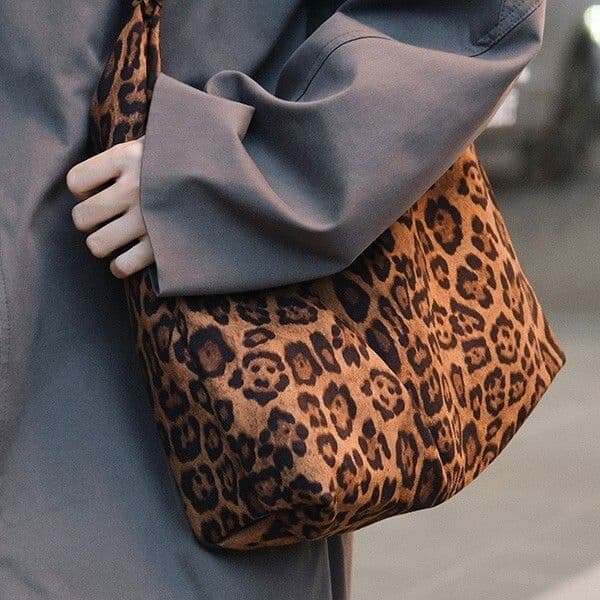 Crossbody tote bag, handbag, Korean-style Casual and Unique leopard print canvas for women, large capacity, casual, versatile, lightweight shoulder bag