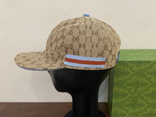 Unisex Designer Baseball Cap with Stylish Fit for Everyday Wear holding ball cap designer A07