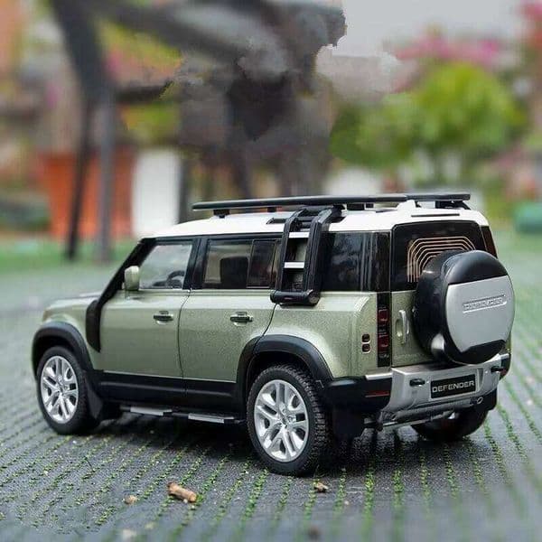 1/18 Range Land Rover Defender SUV Alloy Diecasts Metal Off-road Vehicles Car Model Sound and Light Childrens Toy Gift 26W0422
