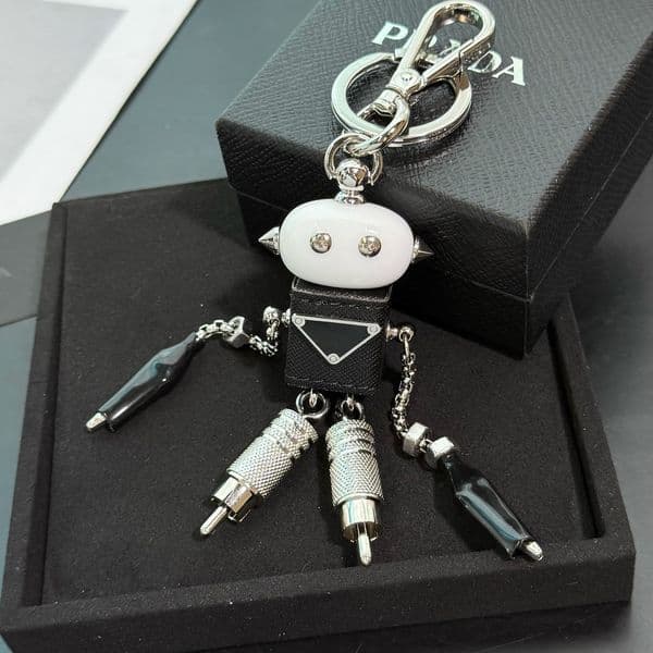 Designer Luxury Brands Kawaii Bear Keychains Cartoon Charm Cute Toy Doll Car Keyring for Women Bag Ornaments Jewellery gift