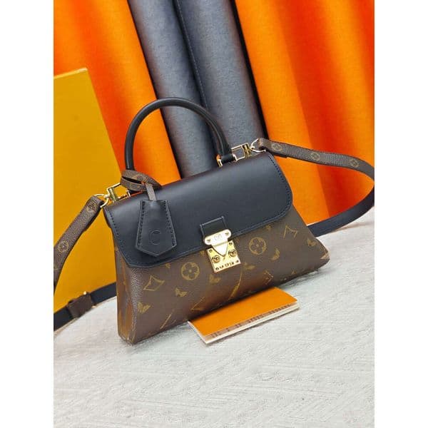 Luxury brand handbag designer fashion shoulder crossbody bag casual fashion classic printed multifunctional commuting bag handle bag with gold hardware