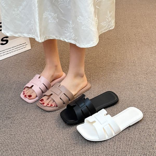 New Fashion Solid Color EVA Flat Casual Designer Slippers Comfortable and Soft for All Seasons Suitable for Daily Bathroom Work Beach Shoes for Women