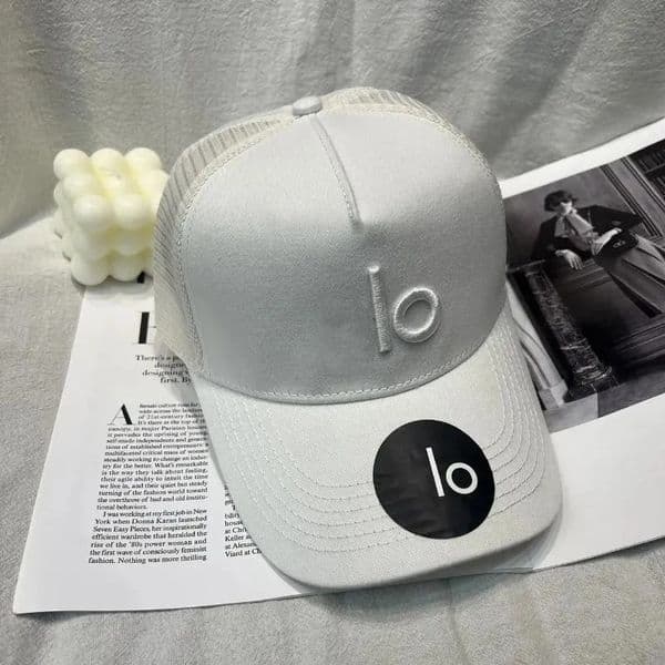 Designer Women's Ball Caps casquette Spring Casual Rhinestone Letter Hats Classics Baseball Caps Fashion Lattice Warm Casquette Vacation Beach Versatile Hat