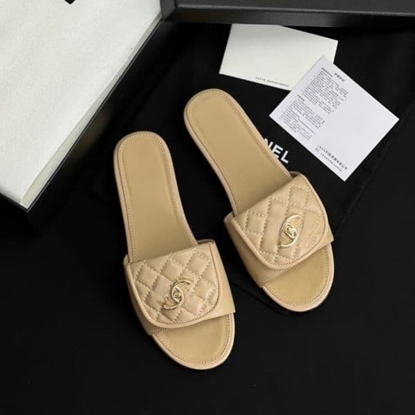 top quality women designer slippers classic luxury cc sandals summer beach fashion outdoor soft Correct pattern cnl flat shoes designer sandals gift 635 3e