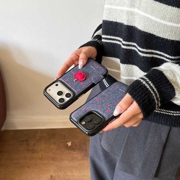 Retro Blue Denim Pattern Cute Red Apple Line Artificial Leather Shock Proof Phone Cover Case for iPhone 17 16 15 14 Pro Max J260423