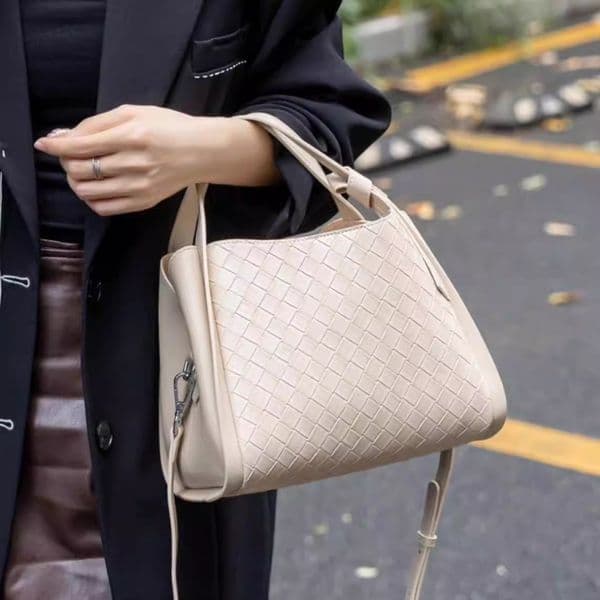 High-end Fashion Soft Leather Underarm Tote for Women 2026 Summer New Large Capacity Versatile Handbag and Shoulder Bag