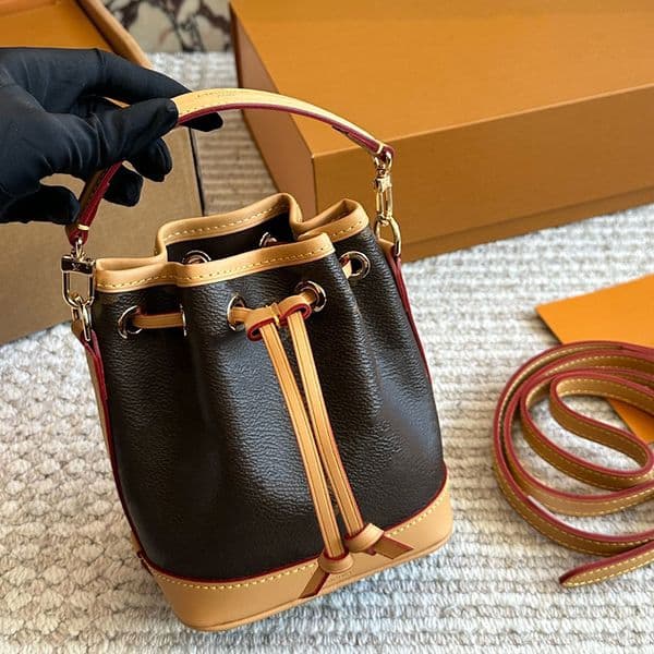 Luxury Top-quality Brown Mini Bucket Bag, Designer Handbag, Women's High-quality Diagonal Cross bag, Brown Small Bucket Bag