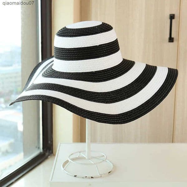 Womens Casual Straw Hats Girls Outdoor Striped Patchwork Paper Sun hats Summer Adult Flap Large Brim Beach Cap Gorras 240415 L260427