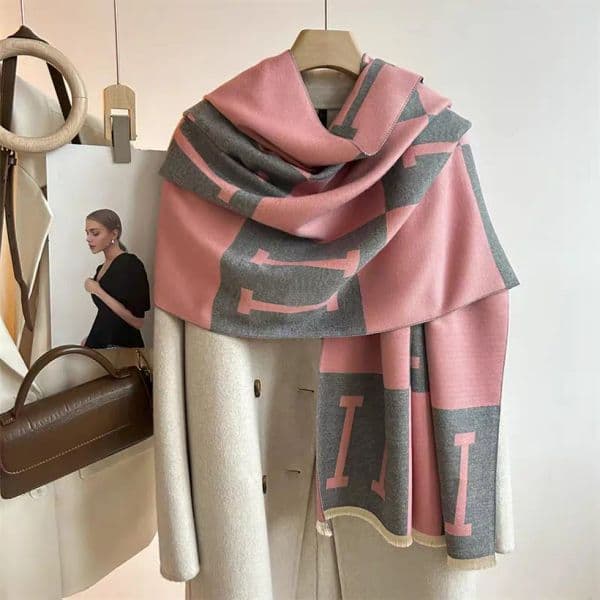Designer winter cashmere scarf, fashionable classic luxurious warm scarf, women's imitation cashmere wool long shawlAAAA