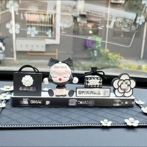 Car Scented Oil Holder with Decorative Stones for Aromatic Fragrance