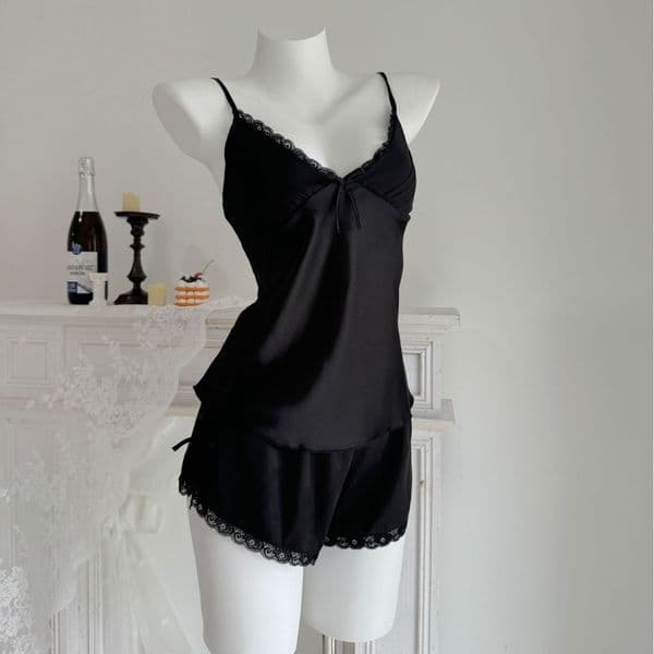 26ss Summer Women's Pajamas French Style Sexy Ice Silk Camisole Shorts Homewear With Chest Pads