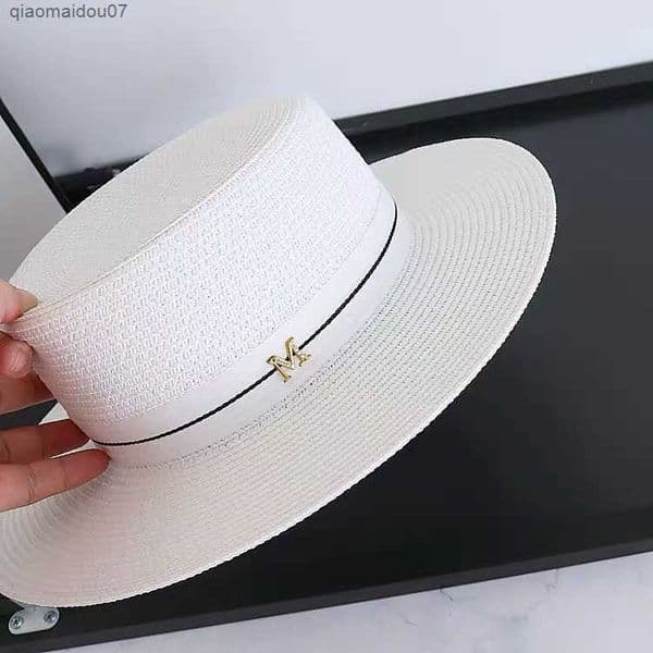 British style white flat top hat m letter womens vacation beach hat sunscreen sun hat straw hat womens seaside sunshade hat tide L260427